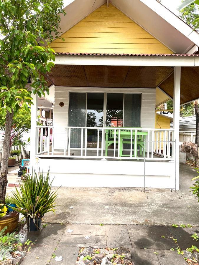 Insook Ko Larn Resort Exterior foto