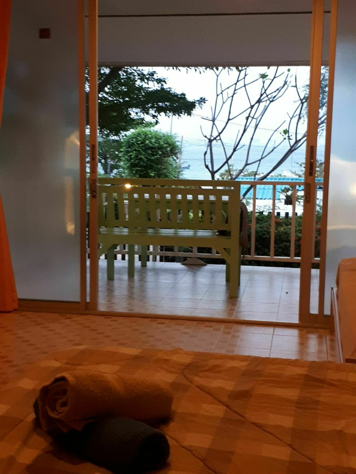 Insook Ko Larn Resort Exterior foto